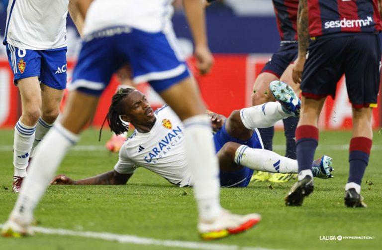 El Real Zaragoza reduce su distancia con el descenso a siete puntos tras la derrota ante el Levante