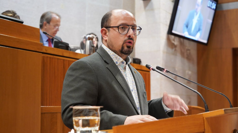Alberto Izquierdo, presidente del PAR se incorpora como asesor personal de Jorge Azcón en el Gobierno de Aragón