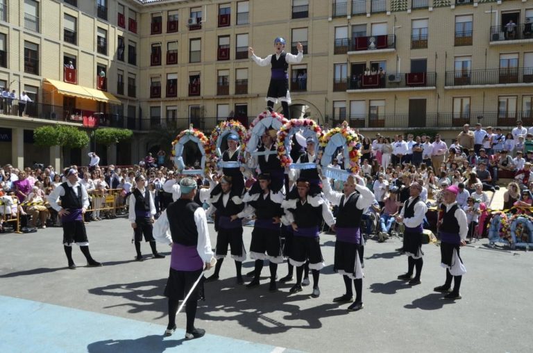 Todo listo en Tauste para celebrar el dance y el rosario de cristal, fiestas de interés turístico de Aragón