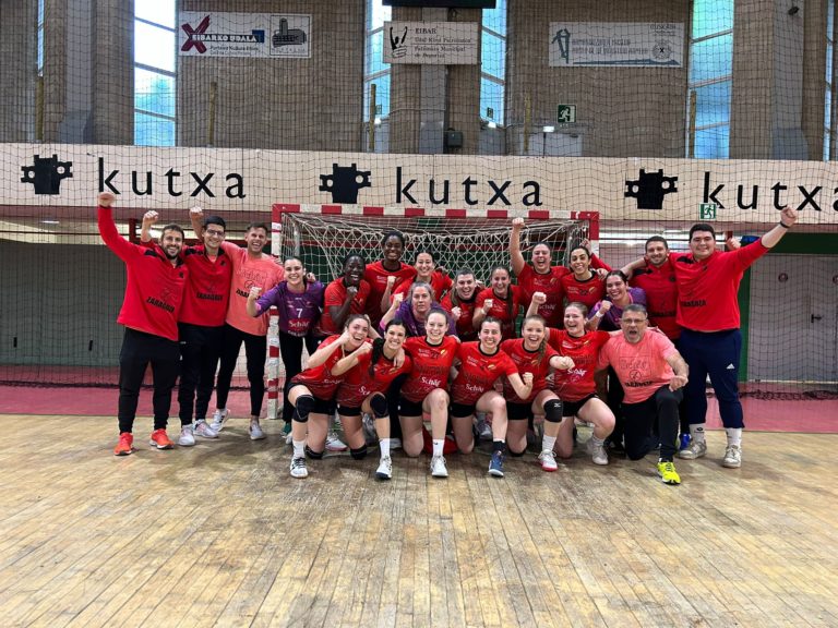 El Schär Colores Zaragoza jugará la fase de ascenso a División de Honor Oro tras su victoria en Eibar (21-28)