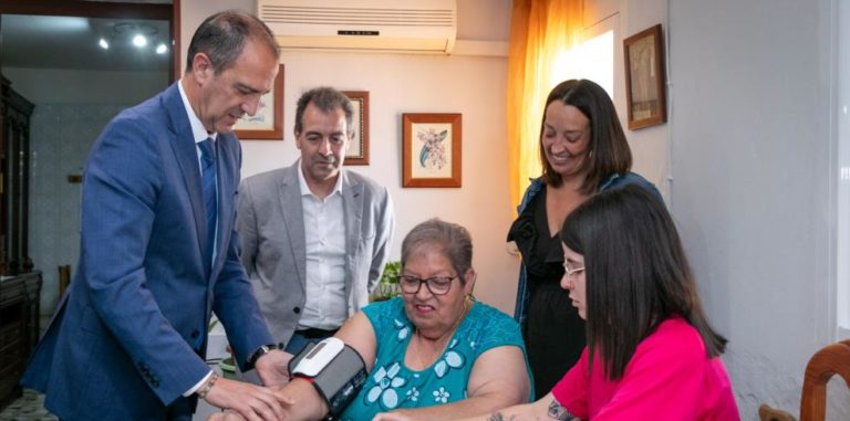 Aragón incentiva la autonomía de casi 1.000 personas dependientes con el programa Apoyos Conectados