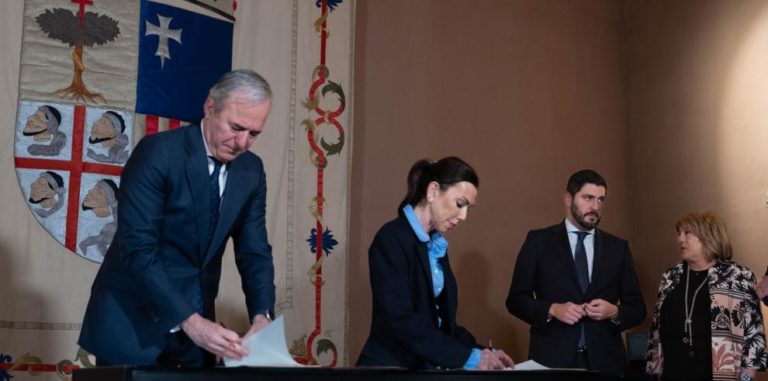 Gobierno y Cortes de Aragón suscriben el convenio para desarrollar la exposición ‘Goya. Del Museo al Palacio’