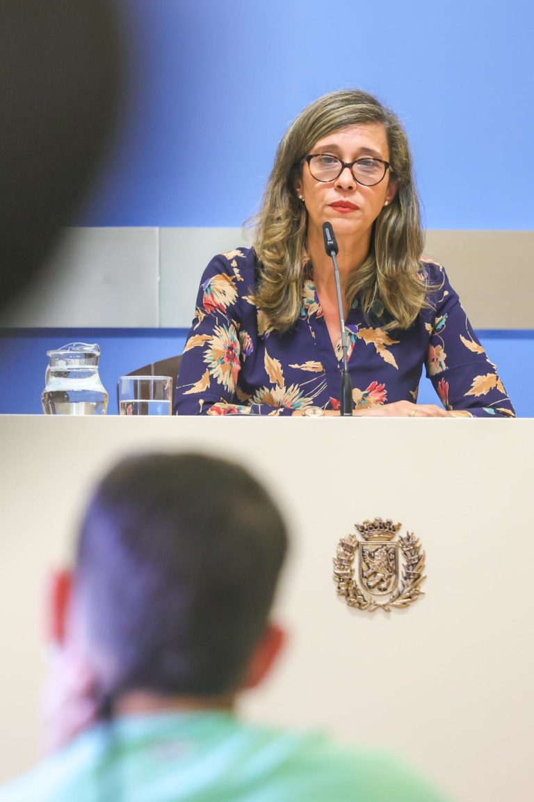 Orós exige al Gobierno que asuma la atención a migrantes expulsados a la calle en Zaragoza