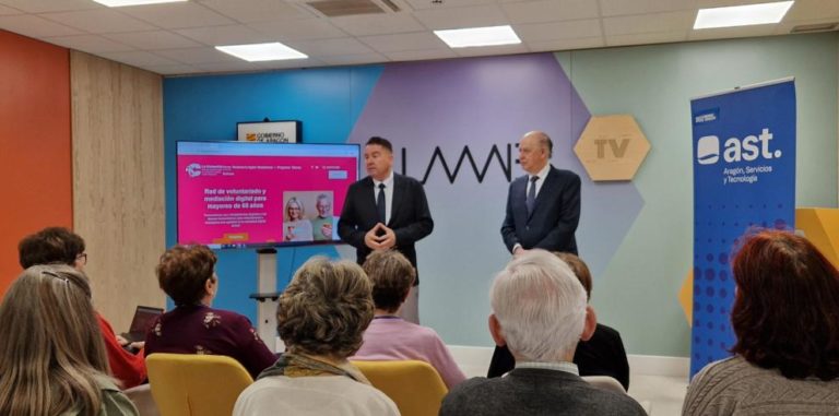 El programa «La Compañía» lanza su cuarta edición de internet para mayores de 65 Años y aumenta las oportunidades de aprendizaje