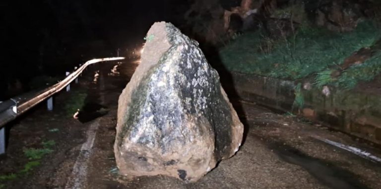 Cierre temporal de la A-1301 en Illueca por caída de roca tras fuertes lluvias