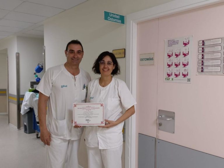 El Hospital Royo Villanova recibe un reconocimiento por su atención a pacientes ostomizados