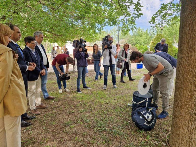 Aragón refuerza la lucha contra enfermedades transmitidas por insectos con nuevas trampas en La Alfranca