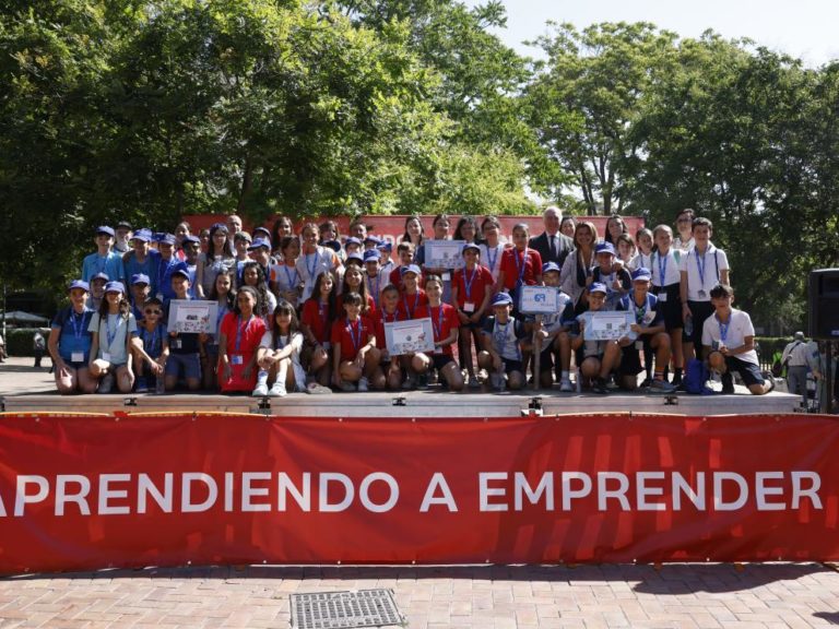 Más de 3.000 escolares de Zaragoza participan en el mercado de cooperativas ‘Aprendiendo a emprender’