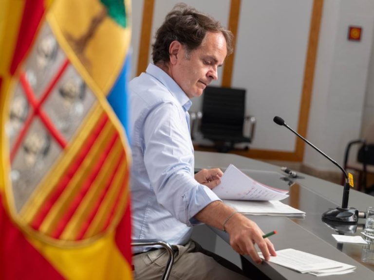 Casi 300 personas trabajan en Aragón para recuperar la normalidad tras las inundaciones