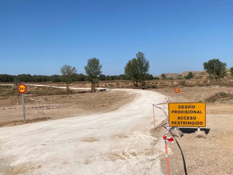 Habilitado un paso provisional en Almochuel tras colapso de puente por tormentas
