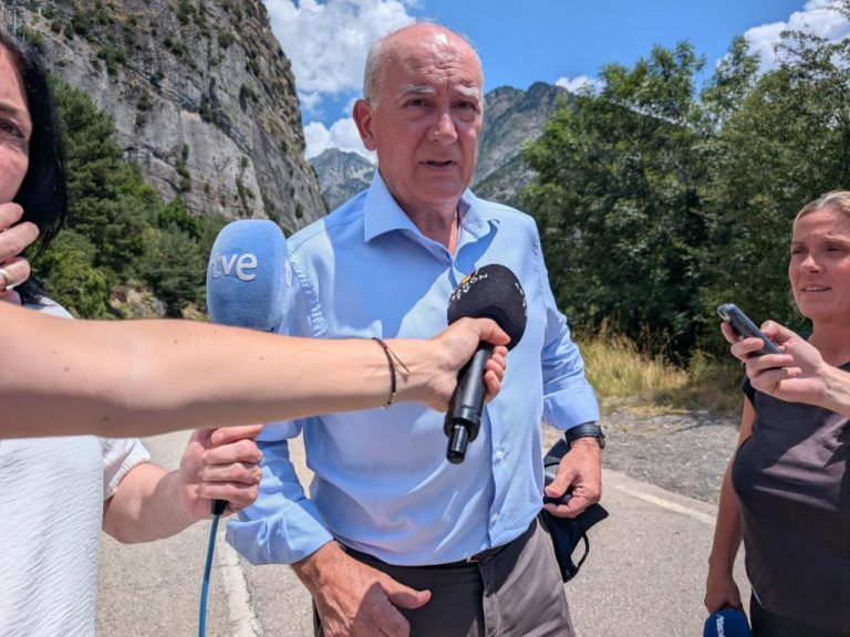 Continuan los trabajos urgentes para reabrir la A-2606 hacia el Balneario de Panticosa