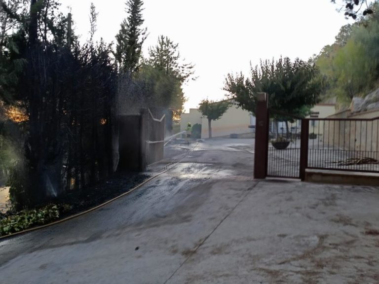 Estabilizado el incendio en Barbastro aunque continúa activo