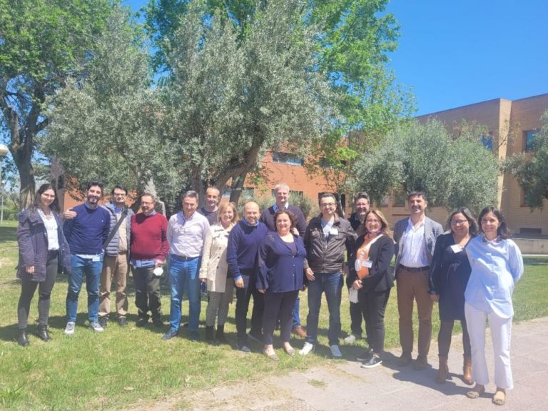 El proyecto TECHONEY gana 10.000 euros para impulsar a los productores de miel en mercados locales e internacionales