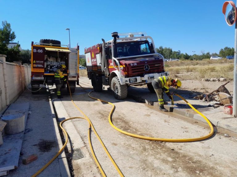 Más de 150 efectivos trabajan en la recuperación de Cadrete y Santa Fe tras la tormenta del domingo