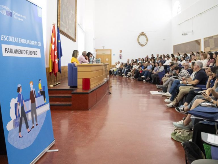 Más de cinco mil estudiantes de Aragón aprenderán sobre la Unión Europea en 213 sesiones formativas