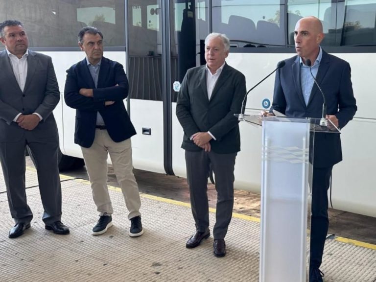 Título: El Gobierno de Aragón alerta sobre la eliminación de paradas de autobús en 151 municipios