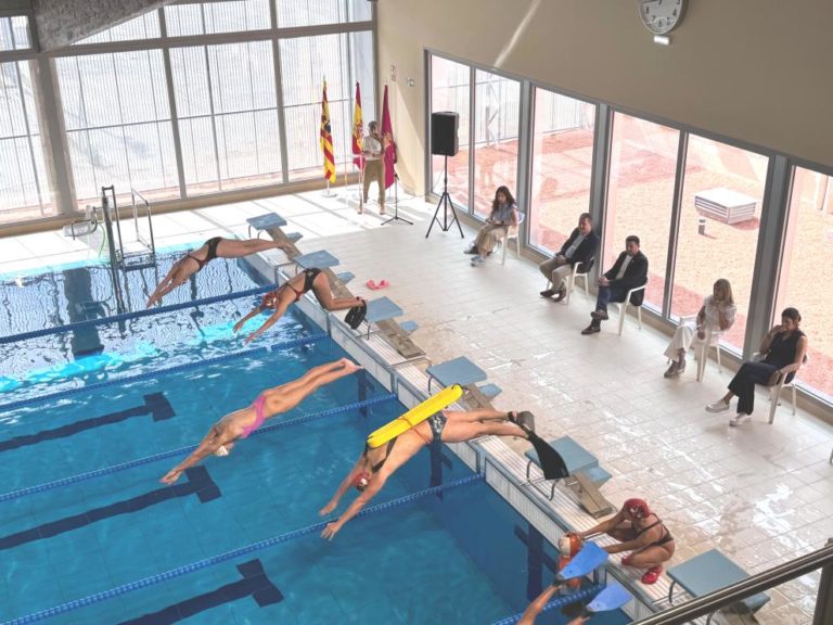Alcañiz estrena una nueva piscina climatizada de 25 metros para impulsar el deporte local