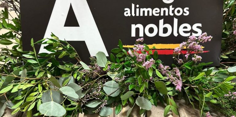 Aragón Alimentos debuta en la Ofrenda de Frutos del Pilar con productos solidarios