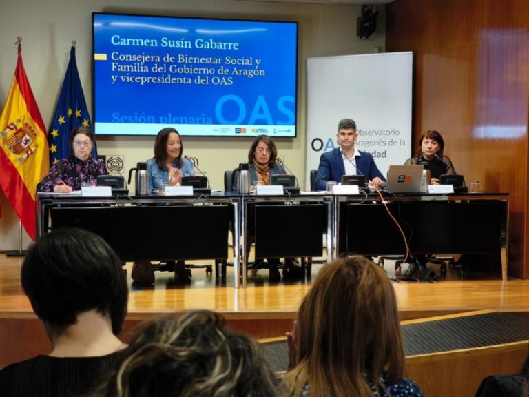 Aragón presenta guía y catálogo para combatir la soledad no deseada entre mayores