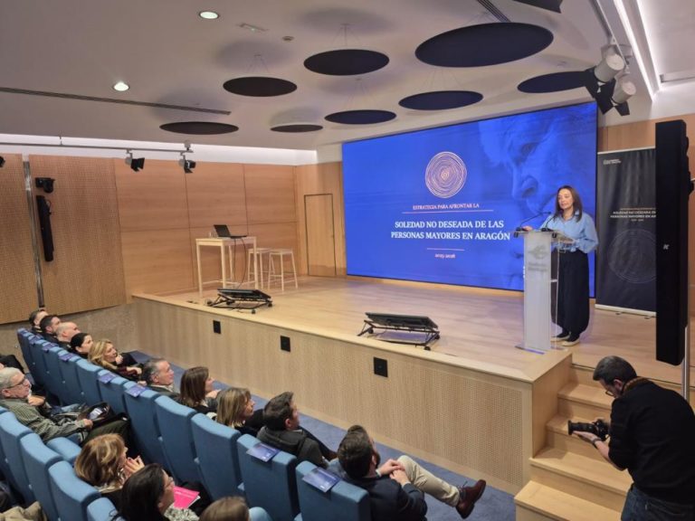Aragón presenta su estrategia para combatir la soledad no deseada en mayores
