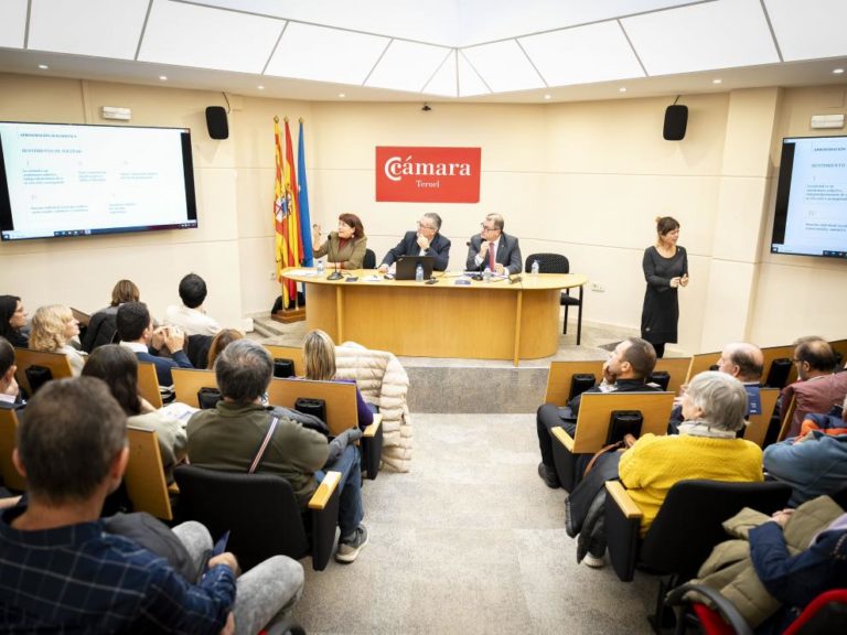 Aragón presenta una estrategia para combatir la soledad no deseada entre mayores en Teruel