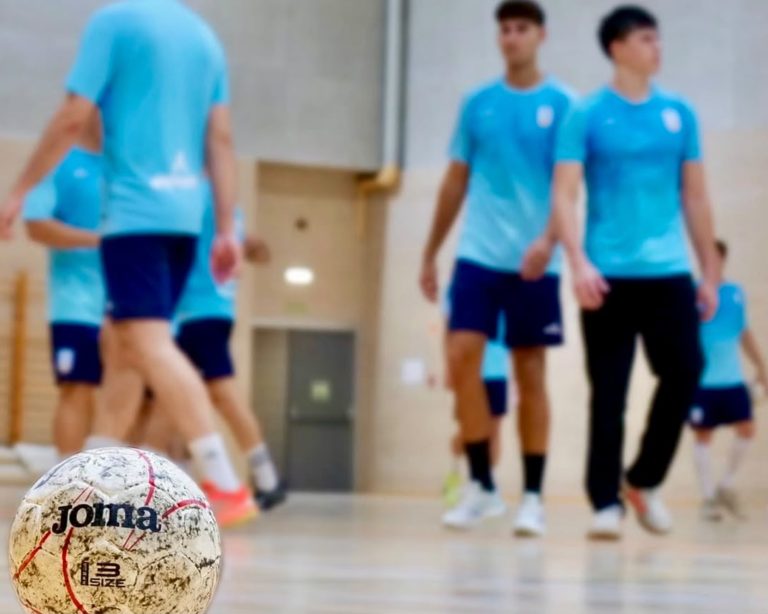 Balonmano Zaragoza inicia su pretemporada con un entrenamiento abierto a los medios