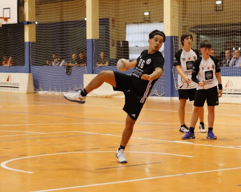 Balonmano Dominicos logra pleno en Zaragoza y se clasifica entre los ocho mejores de España en categoría infantil