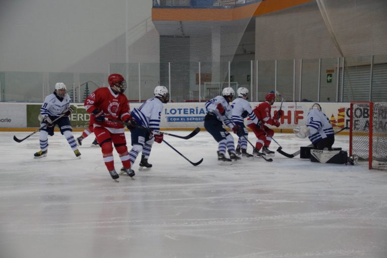 El Club Hielo Jaca impone su ley ante el Txuri Urdin y consolida el liderato (6-1)