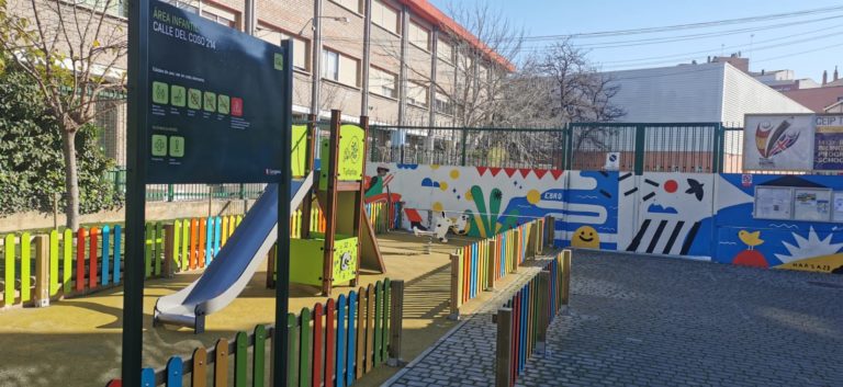 Tenerías estrena una renovada zona de juegos infantiles en Zaragoza