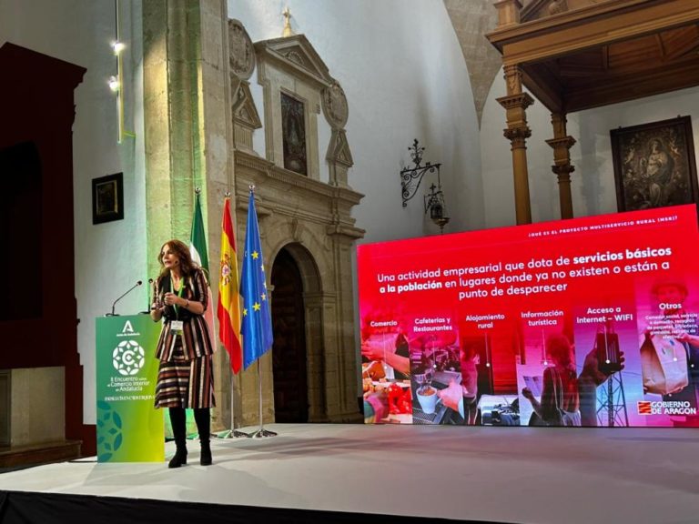 Carmen Herrarte resalta el modelo de Multiservicios Rurales en Andalucía