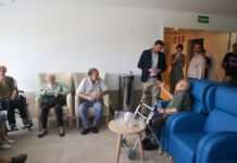 Cerca de un centenar de mayores desalojados por el incendio en Orés son realojados en una residencia de Zaragoza