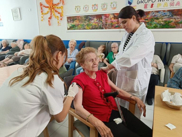 Comienza la campaña de vacunación contra la gripe en Aragón con la inmunización en residencias de mayores