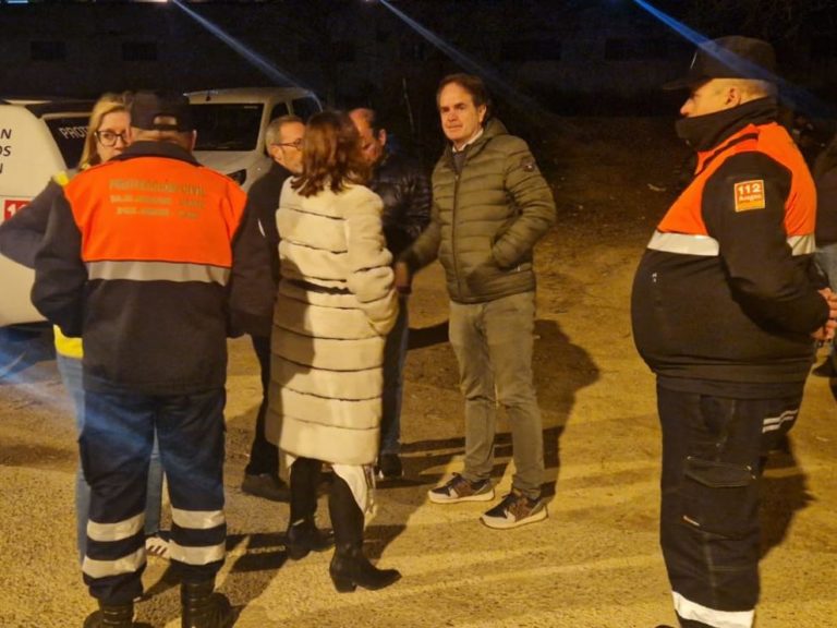 Algunos vecinos de Caspe se niegan a abandonar sus hogares pese al riesgo de colapso