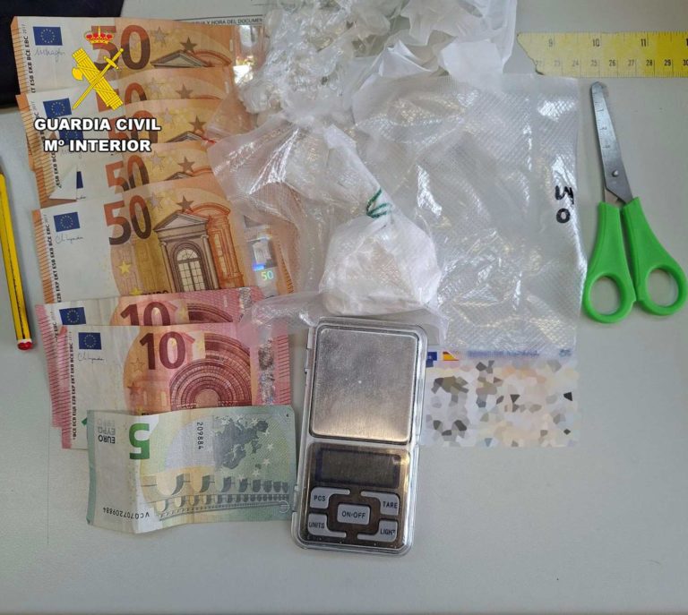 Detenido un joven en Caminreal por tráfico de drogas tras un control de la Guardia Civil