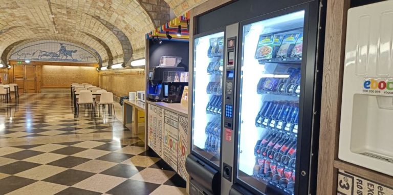 Reabre el servicio de bar-cafetería del Edificio Pignatelli