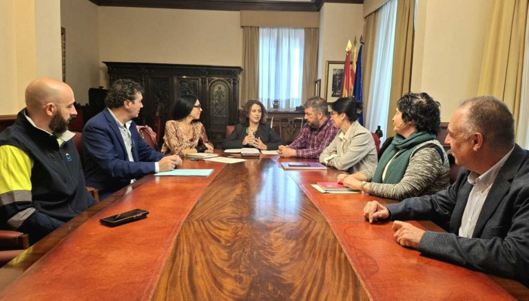 El Ayuntamiento de Teruel y ASEMPAZ establecen un plan para mejorar la gestión de residuos en el Parque Empresarial La Paz