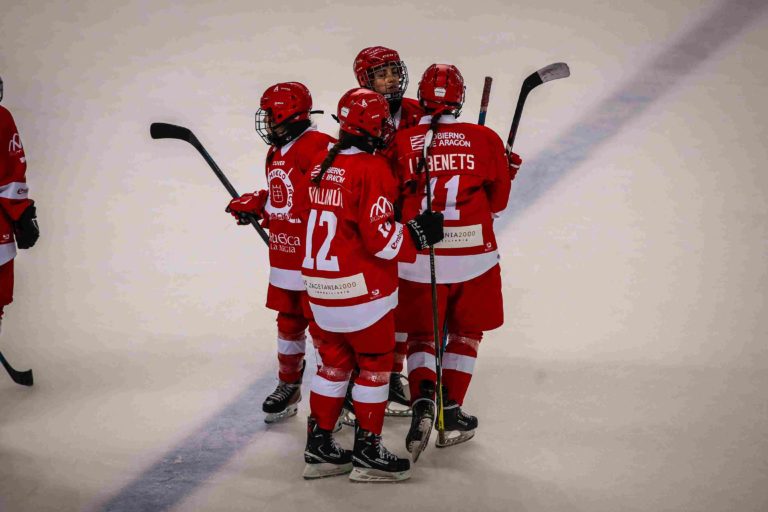 El Club Hielo Jaca Femenino busca la victoria ante el Txuri Urdin este sábado