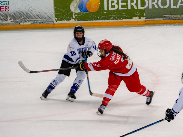 Jaca acoge la final four de la Copa SM la Reina de hockey hielo femenino este fin de semana
