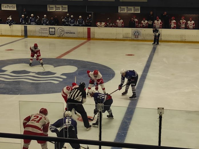El Club Hielo Jaca sufre su primera derrota ante el Txuri Urdin en la Liga Ibérica_1