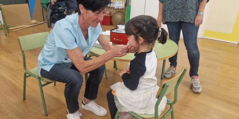 Aragón lanza plan piloto de vacunación de la gripe en colegios