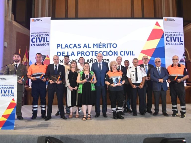 El Gobierno de Aragón reconoce la labor de Protección Civil y Emergencias con las Placas al Mérito 2025
