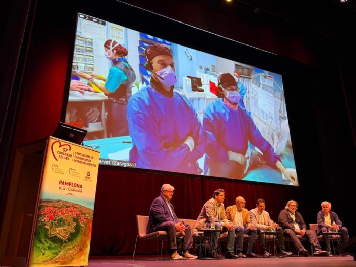 El Servet retransmite en directo un implante de válvula aórtica en el Congreso de Cardiología_1