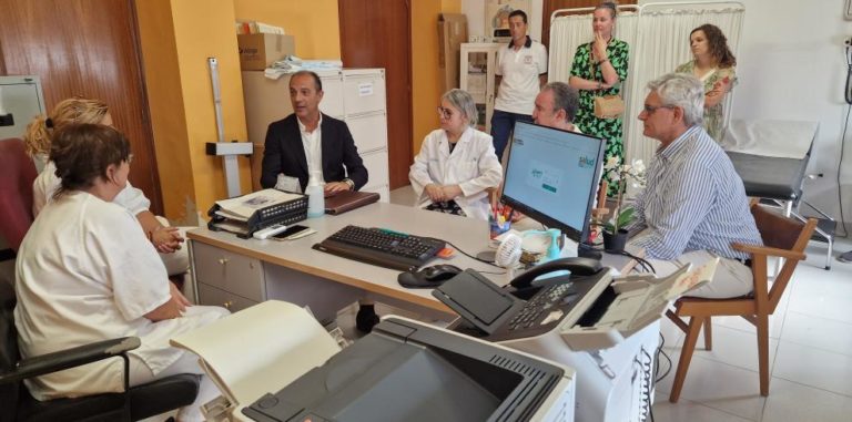 El Consejero de Sanidad evalua la reorganización y mejora de la Atención Primaria