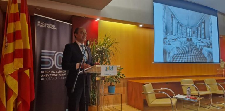 El Hospital Clínico Universitario Lozano Blesa celebra su 50 aniversario con un homenaje a sus trabajadores