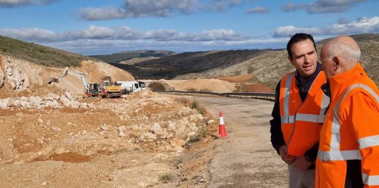 El Gobierno de Aragón supervisa las obras de mejora en la carretera A-2506