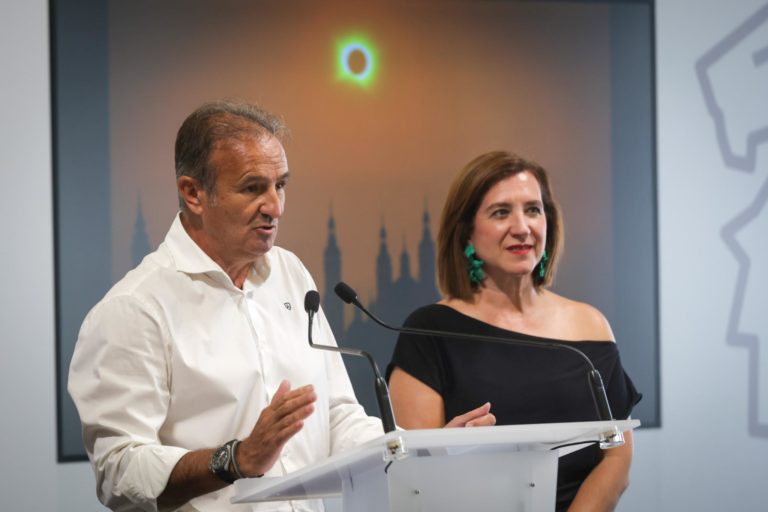 El eclipse solar atrae a miles de visitantes a Zaragoza y genera un impacto económico de 13,6 millones de euros