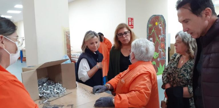 Nuevo folleto en lectura fácil ayuda a consumidores a reclamar de manera clara y accesible