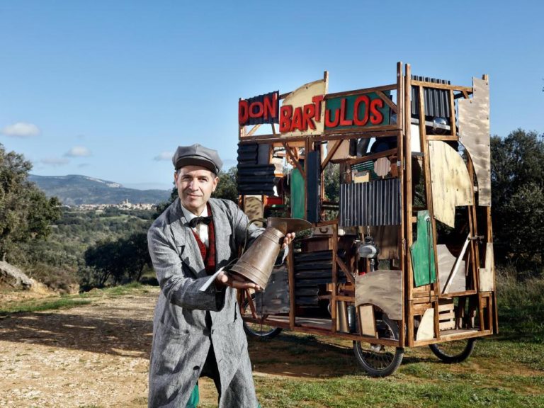 Espectáculos de magia y teatro llenan de cultura el fin de semana en Ariño, Monegrillo y Biescas