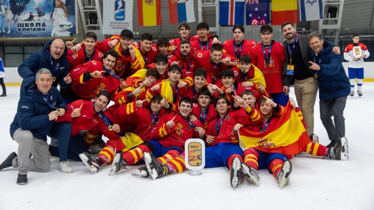 La cantera del Club Hielo Jaca brilla en los Mundiales de Hockey Hielo U20 y U18 Femenino