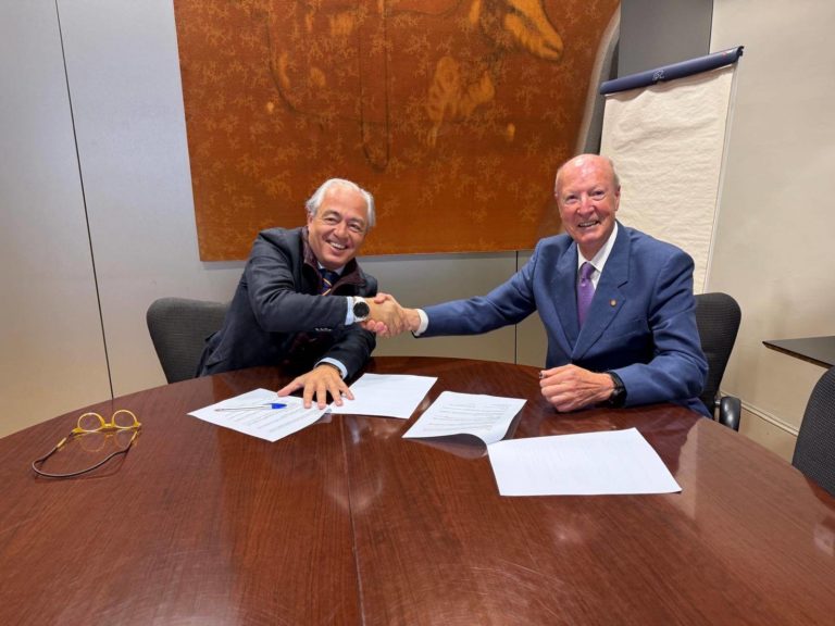 FUNDAZ y la Federación Aragonesa de Golf firman acuerdo para impulsar el golf adaptado en Aragón